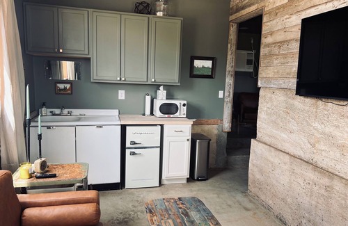 Shelby Cabina | Charming Bunkhouse with AC on working farm in Shelby