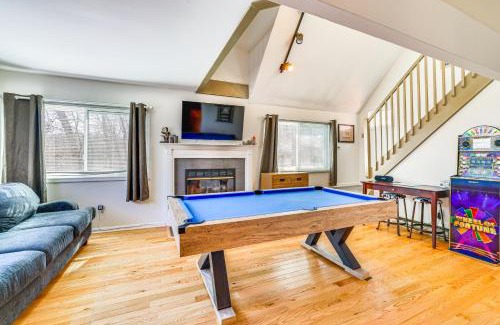 Bushkill Casa | Charming Bushkill Retreat with Private Deck and Grill!