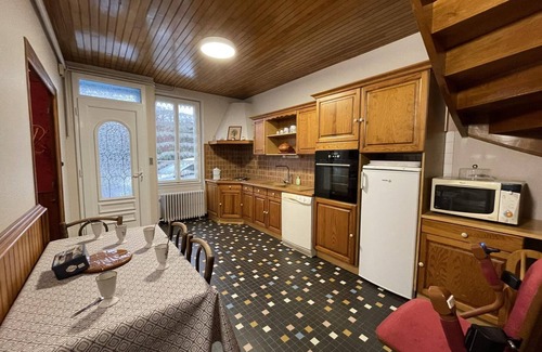 Ferrieres-sur-Sichon Cabaña | Casa acogedora en Montaña Bourbonnaise, cerca de Vichy, con terraza, garaje y WiFi