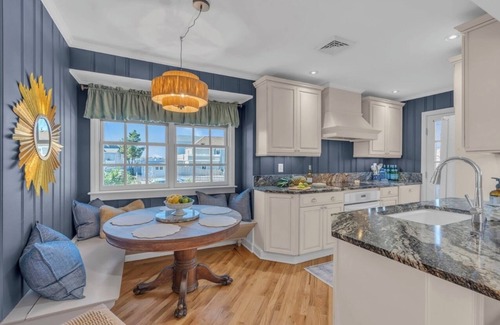 Point Pleasant Beach Cabaña | Charming classic 3-bedroom cottage in Point Pleasant Beach steps to the ocean