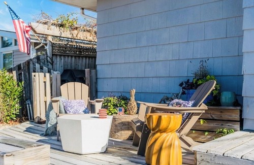 Point Pleasant Beach Cabaña | Charming classic 3-bedroom cottage in Point Pleasant Beach steps to the ocean