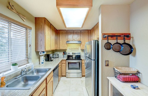 Tahoe Village Cabina | Charming cabin a mile from Heavenly's Boulder Lodge