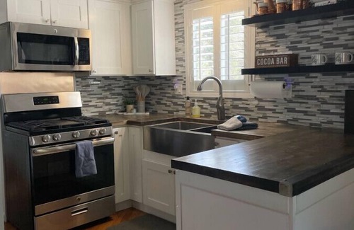 Wrightwood Cabina | Charming Cabin | Kid & Pet Friendly, Wood Burning Fireplace