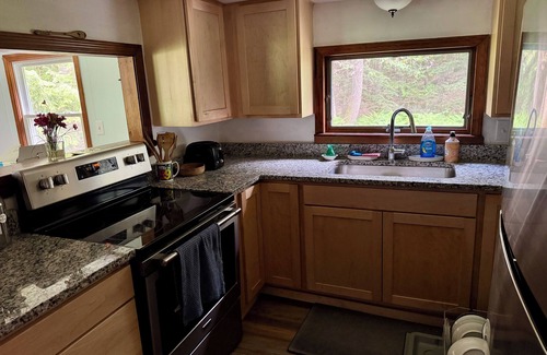 Denmark Casa | Charming Cabin, Lake Access! Backyard Bubbling Brook. Pets Welcome!