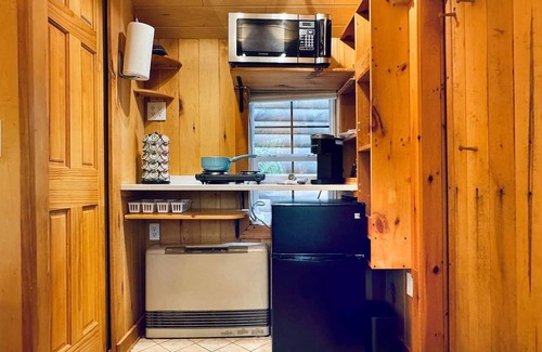 Warren Cabina | Charming cabin located one minute from the base of Sugarbush Resort