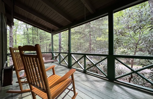 Lakemont Cabina | Charming cabin near Lake Rabun with fire pit + easy access to mountain hikes