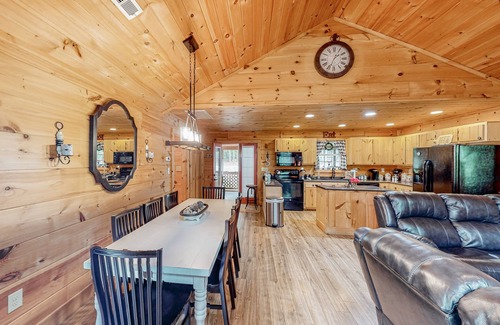 Lake Lure Cabina | Charming cabin near outdoor rec with a grill, screened porch, fireplace, & AC