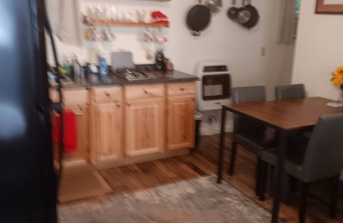 Pineola Cabina | Charming cabin nestled in a Blue Ridge mountain resort near ski resorts.