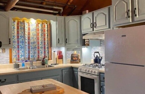 Kalkaska Casa | Charming cabin on a private lake - ALL SEASONS