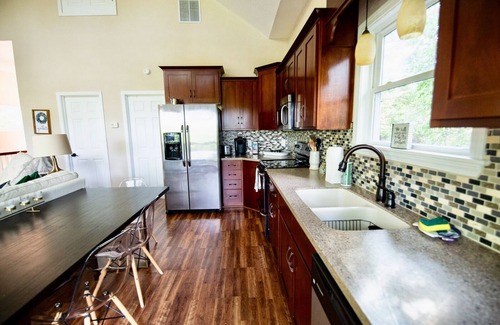 Clarkesville Cabina | Charming Cabin on 5 acres with Pond & Kayak