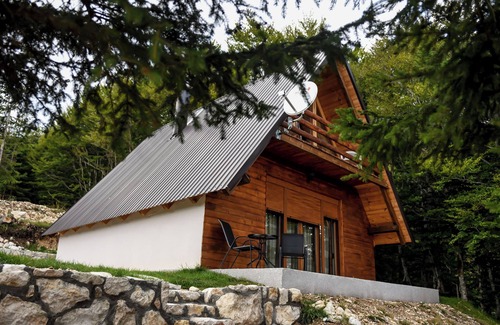 Zabljak Chalet De Esquí | Charming Cabin Steps from Black Lake – Surrounded by Nature
