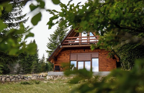 Zabljak Chalet De Esquí | Charming Cabin Steps from Black Lake – Surrounded by Nature
