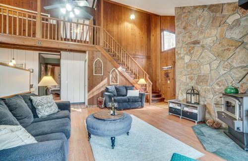 Sautee Nacoochee Casa | Charming Cabin with Fire Pit and Decks about 7 Mi to Helen