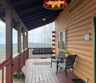 Caroleen Casa | Charming Cabin with Incredible Mountain Views