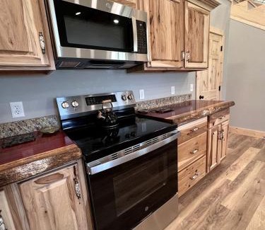 Madison County Casa | Charming Cabin with Panoramic Mountain Views near Pony in the Tobacco Root Foothills, Montana