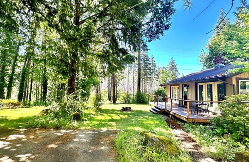 Vida Cabina | Charming cabin with river access & AC in Blue River - perfect for a getaway