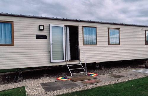 Lossiemouth Casa | Charming & Calming 2Bed Caravan, Moray Firth Coastline, WiFi, Ensuite With Bath.