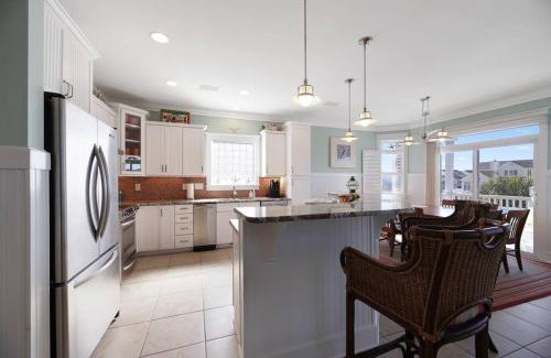 Ocean Isle Beach Casa | Charming Canal Home with Private Heated Pool and Boat Lift