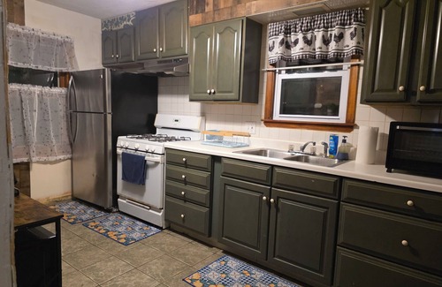 Youngstown Casa | Charming Cape Cod just minutes from YSU!