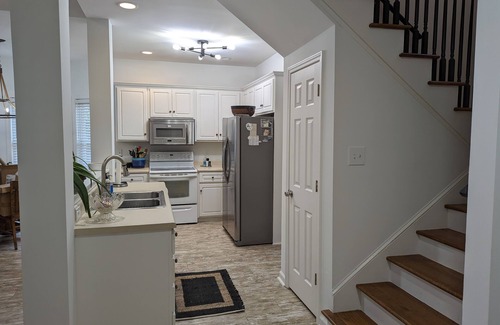 Aiken Cabaña | Charming Cape Cod style cottage located in Pickens Place, Aiken S.C. USA-