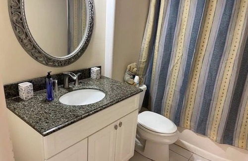 Baldwin Harbor Casa | Charming Cape w/Bonus Room