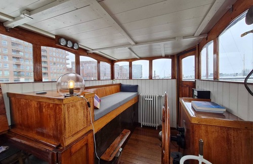 Amsterdam East Alquiler De Eote | Charming captain's cabin on the historic ship De Hoop