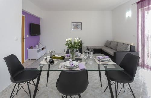 Kastel Gomilica Apartamento | Charming Carmen Apartment