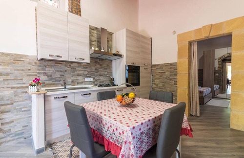 Lentini Casa | Enchanting Casina, swimming pool, solarium and barbeque
