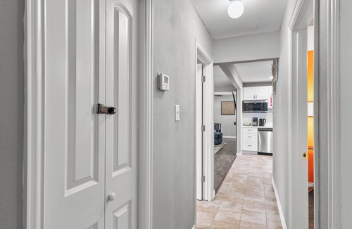 Euless Casa | Charming & Centrally Located, mins. from DFW, 6 Flags & ATT Stadium
