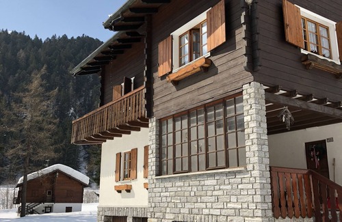 Staffa Chalet De Esquí | Charming Chalet in the Italian Alps