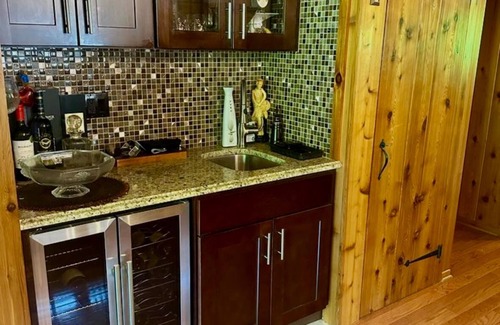 Roxbury Chalet De Esquí | Charming chalet with 5 bedrooms and WiFi, fitness room in peaceful Roxbury