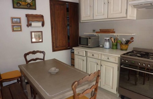 Aix-en-Provence Casa | Charming character house in the hills above Aix---------------------