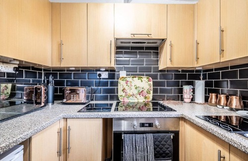 Exeter Casa | Charming character lodge in cemetery grounds