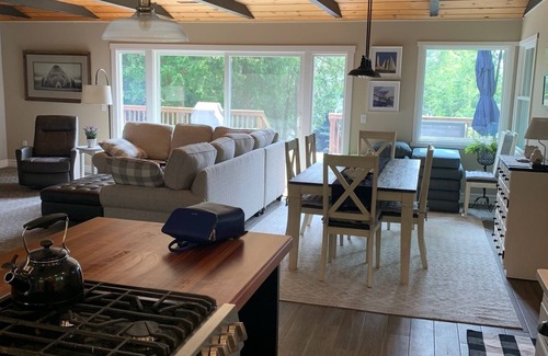 Charlevoix Cabaña | Charming Charlevoix Cottage with Modern Upgrades - Short walk to Township Beach