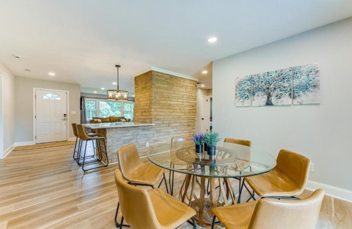 Charlotte Casa | Charming Charlotte Home 2 Mi to Downtown!