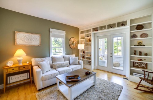 Chesterton Casa | Charming Chesterton Home with Idyllic Location!