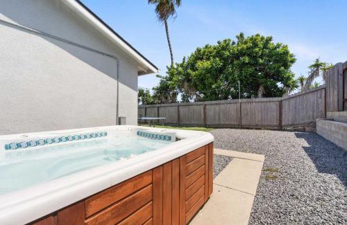 Oceanside Casa | Charming Chill House with Jacuzzi