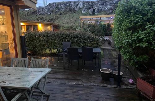 Hoyvik Casa | Charming city house with cozy garden