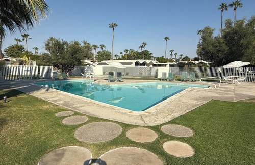 Araby Condominio | Charming Classic Mid-Century - South Palm Springs