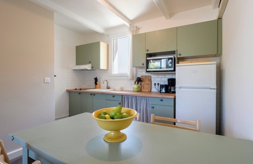 La Roque-sur-Pernes Condominio | Charming cottage 4 people in a tourist residence