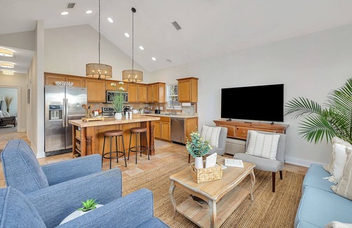 Saint Simons Island Cabaña | Charming Coastal Cottage on St. Simons Island