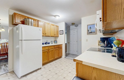 Port Clyde Casa | Charming Coastal Retreat with Comfortable Living Space and Washer/Dryer