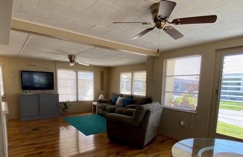 Fullers Earth Casa | Charming Coastal Retreat: Your Dream Vacation by the Sea