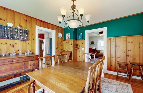 East Sullivan Casa | Charming Coastal Retreat with Ocean Views, Porch and Private Cabin