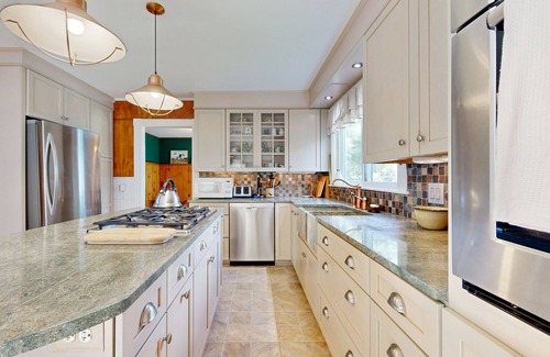 East Sullivan Casa | Charming Coastal Retreat with Ocean Views, Porch and Private Cabin