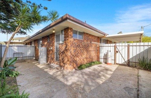 Urunga Casa | Charming Coastal Retreat: Modern Unit in Urunga with Easy Lido & beach Access