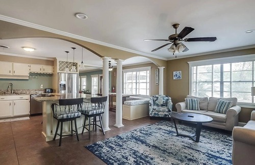 Biloxi Casa | Charming Coastal Retreat in West Biloxi!