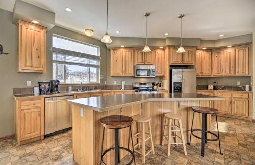Cody Casa | Charming Cody Vacation Home with Mtn Views!