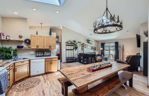 Monument Casa | Charming, Colorado Cozy, 3-bedroom house in Monument