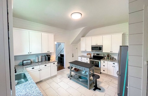 Columbia Cabaña | Charming Columbia Cottage - Newly Renovated!